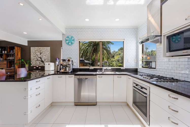 7 Jeanette Place Mairangi Bay_3