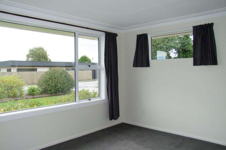 5 Constitution Avenue Milton_11