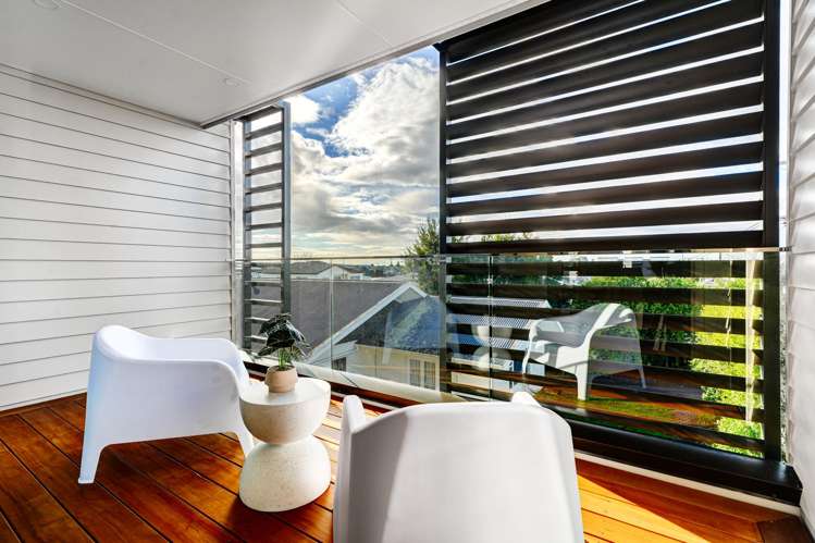 14&16 Woodford Ave Henderson_11