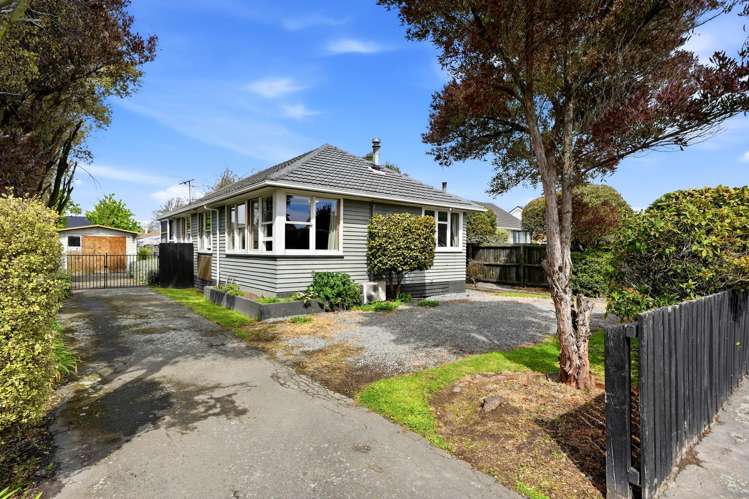 15 Avro Crescent Hornby_11