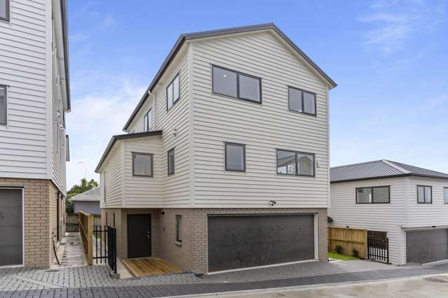 Freehold Standalone! Brand New Family Home!