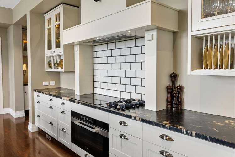 52 & 52B Warman Road Okura_12