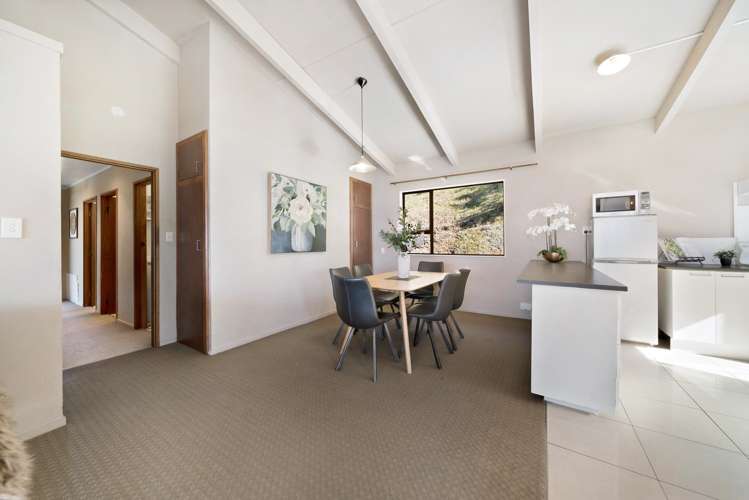 38 Avalon Crescent Fernhill/Sunshine Bay_11