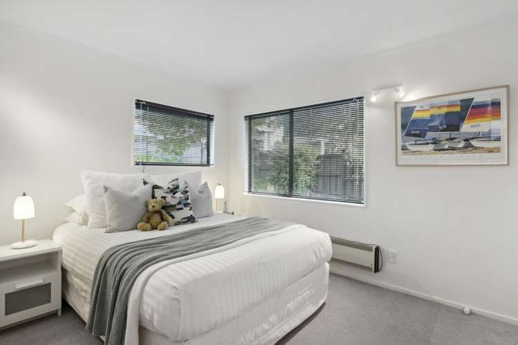 2/38 Penzance Road Mairangi Bay_9