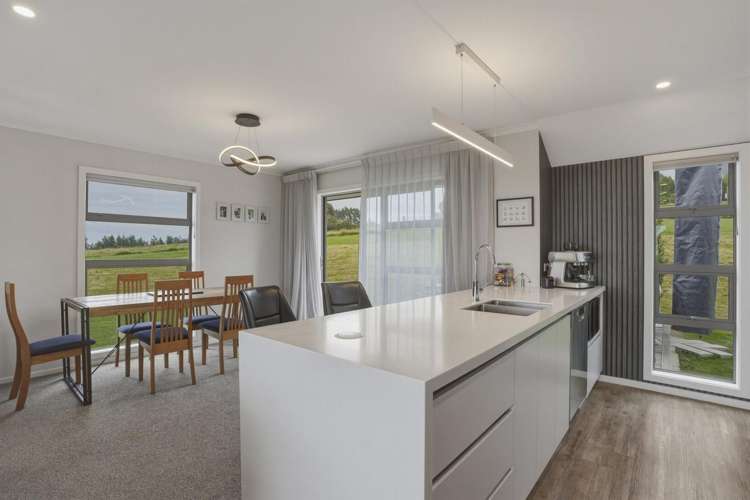 212 McMaster Road Saddle Hill_8