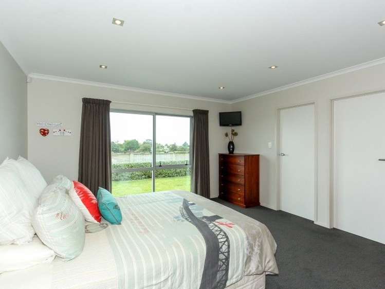 9b Manukaka Heights Hurdon_12