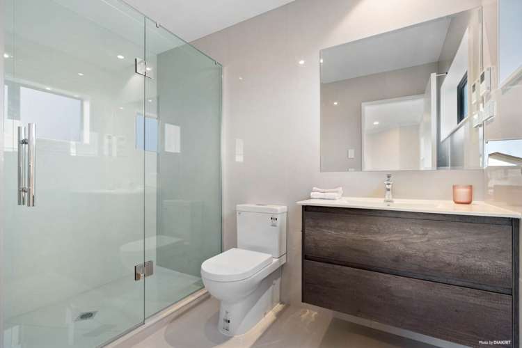 30 Horsefields Drive Flat Bush_12