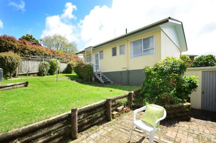 2/341 Royal Road Massey_2