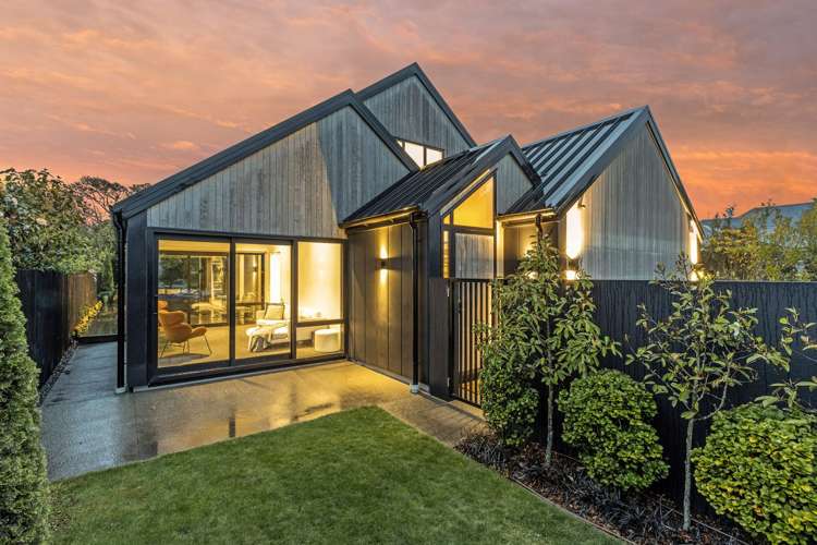 18 Clissold Street Merivale_20