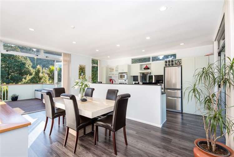 15 York Road Titirangi_5