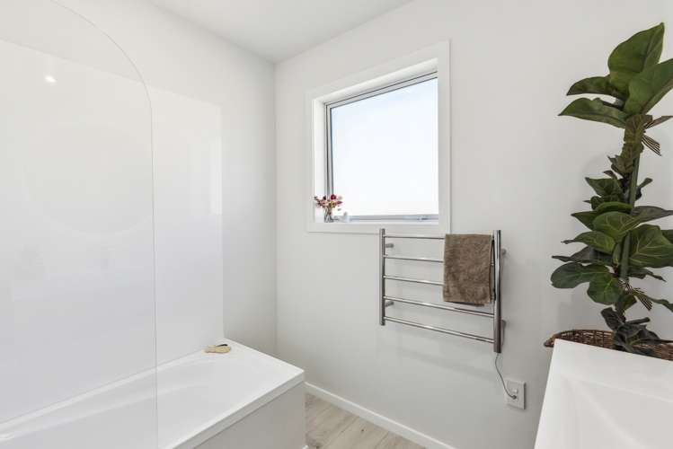 6 Moa Road Raumati Beach_18