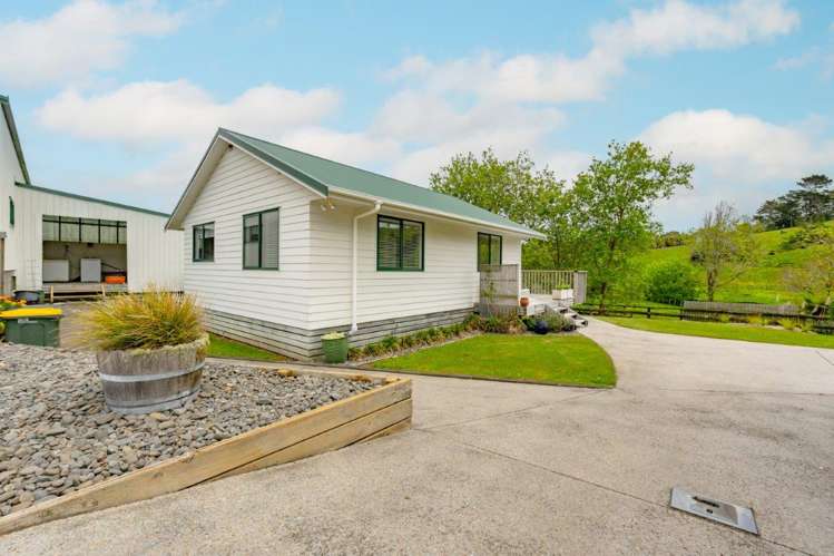 136 Muriwai Road Waimauku_24