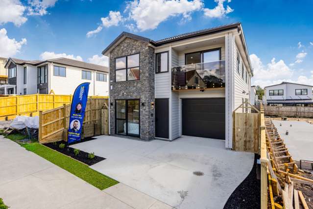 Walk to School  Spacious 6-Bedroom Family Home!