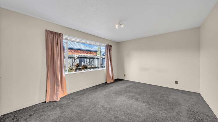 2/52a Berkshire Drive Avonhead_12