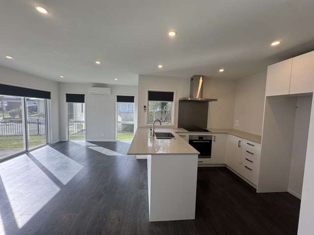 A/7 Te Roera Place Riverhead_1