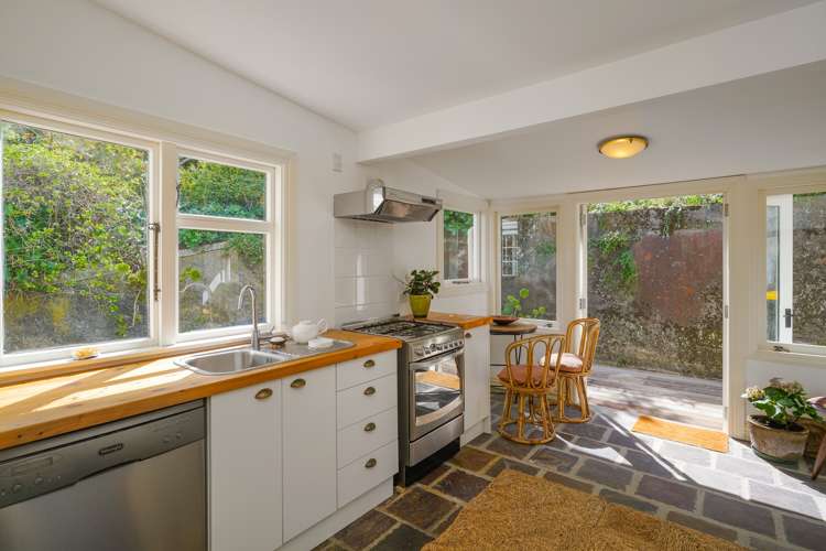 24 Ripon Street Lyttelton_7