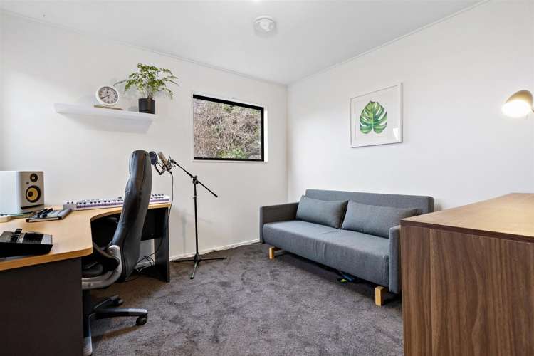 43a Arawata Terrace Fernhill/Sunshine Bay_8