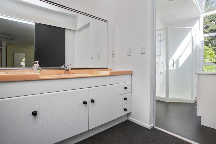 1270 Huia Road Huia_10