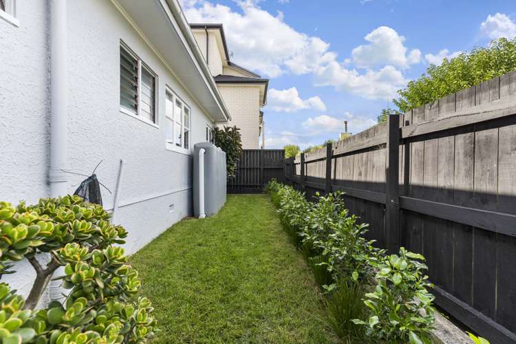 64 Yeovil Road Te Atatu Peninsula_15