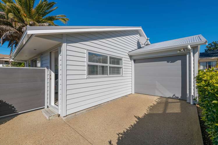 8a Beach Road Manly_18