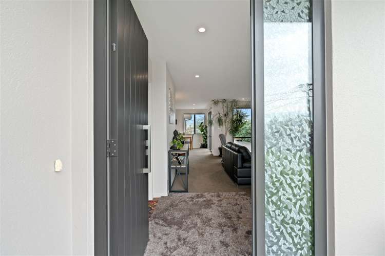 76 Rowan Avenue Aranui_3