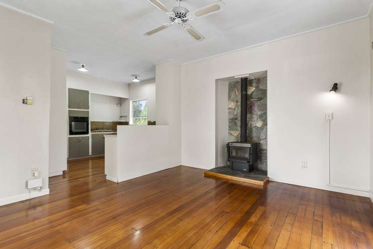 87 Carter Road Oratia_12