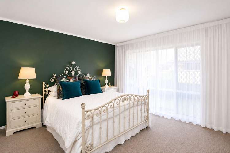 2 Fern Grove Taradale_14