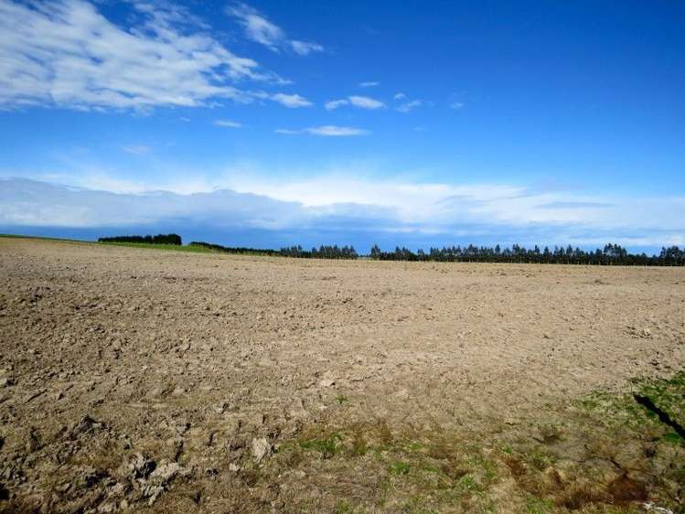 150 Clark Road Winton Surrounds_15