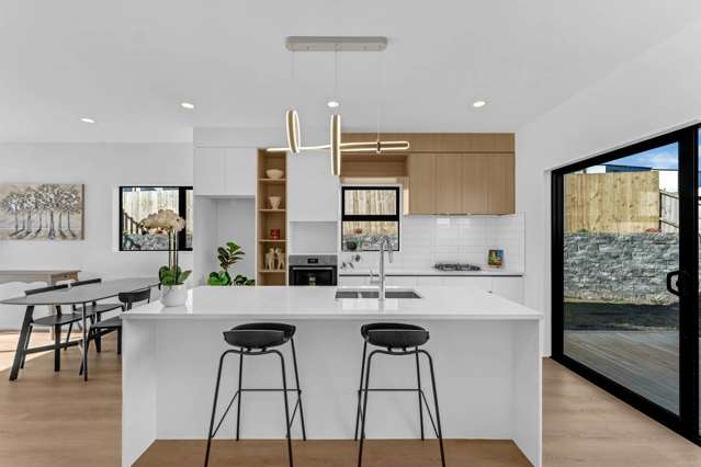 City Views, Spacious Living - Motivated Vendor