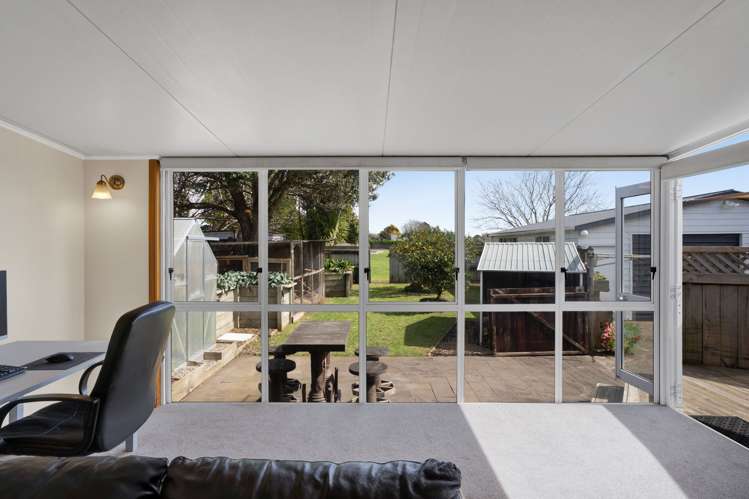 12 Miro Street Merrilands_11