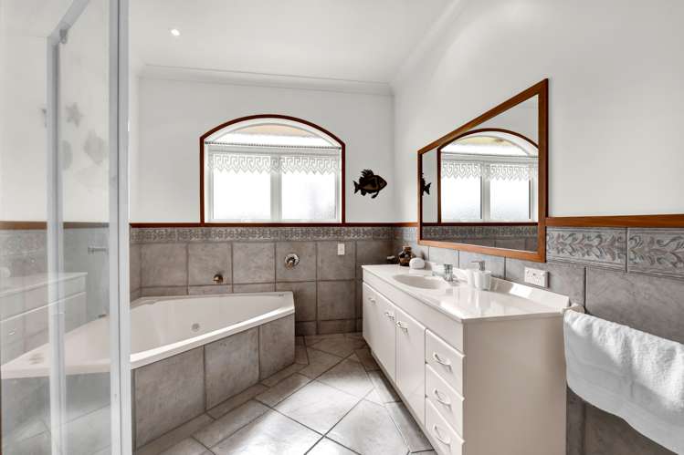 211 Tawhiti Road Hawera_16