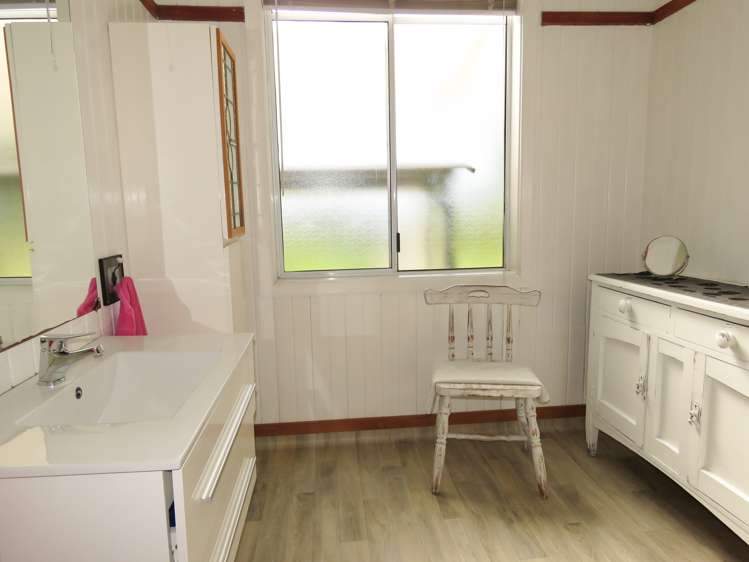 74 Church Street Reefton_8