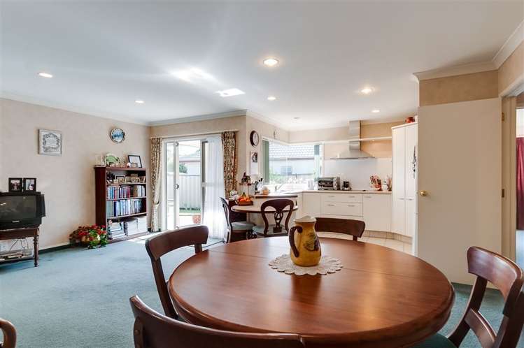 3 Queens Walk Taradale_6