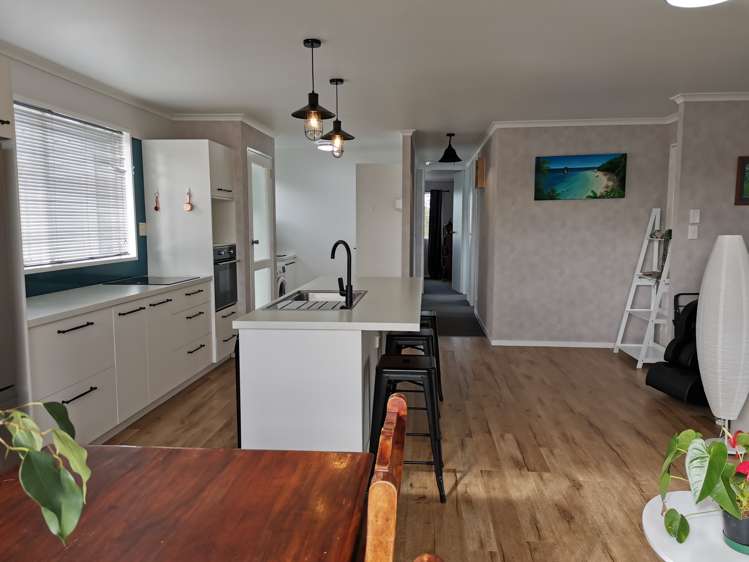 9 Whaka Road Maungaturoto_15