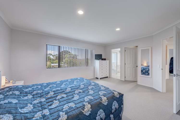 1 Pine Harbour Parade Beachlands_13