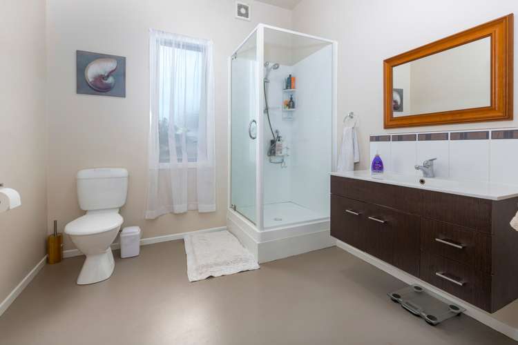 3 Front Miranda Road Waitakaruru_12