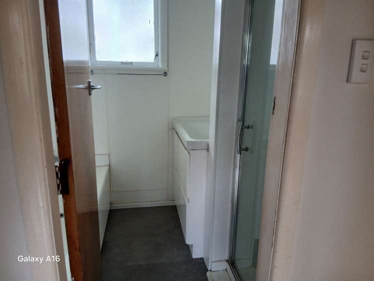 11 London Street Pukekohe_15