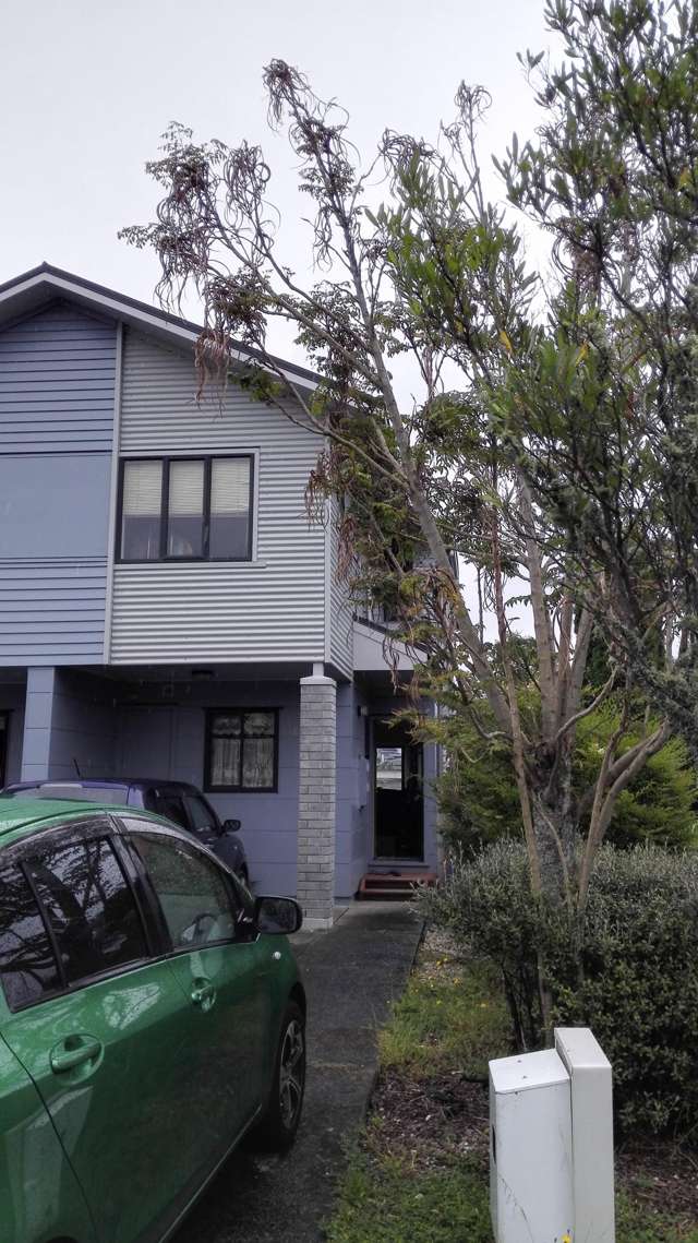 Three Bedrooms Town house in Oteha