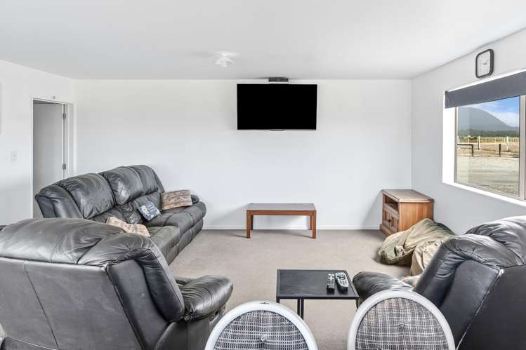 22 Airport Lane Haast_8