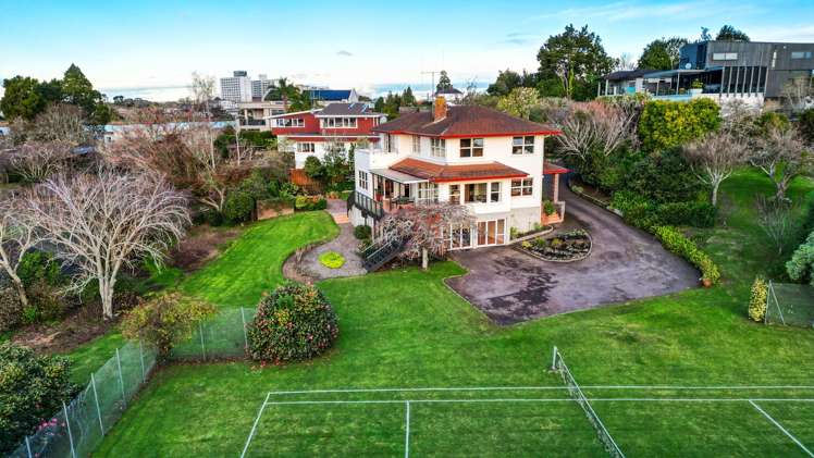 148 Lake Crescent Hamilton Lake_27