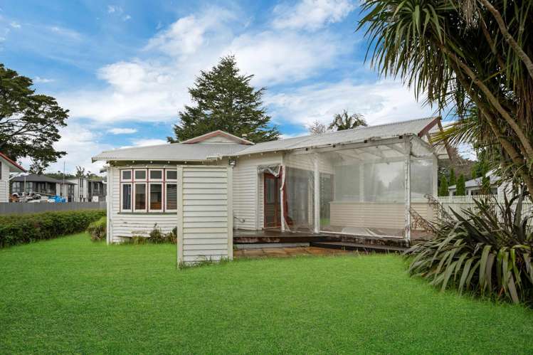 65 Beach Road Pahurehure_40