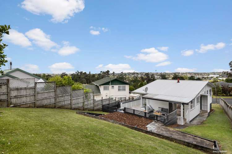 48 Eyre Street Henderson_19