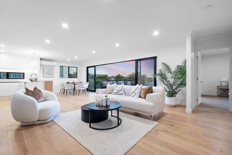 20 Baulcomb Parade Windsor Park_2