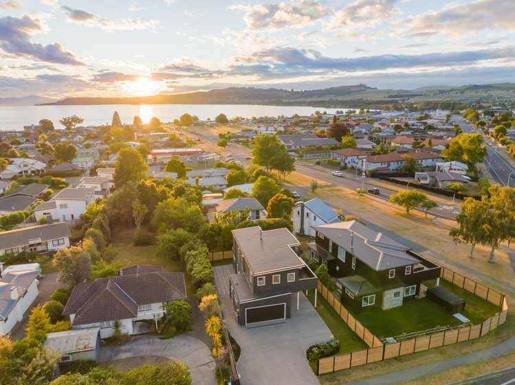 3 Mere Road Taupo_36