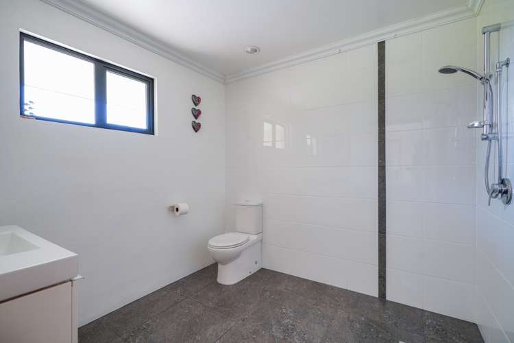 98 Erskine Road Otatara_17