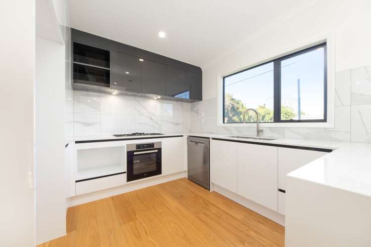 27B Larchwood Avenue_4