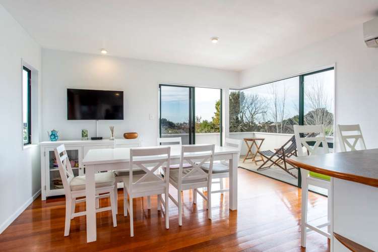 9 Highwood Grove Torbay_8