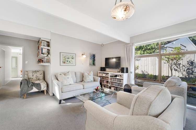 2/13A Wilbur Place Sunnyhills_6