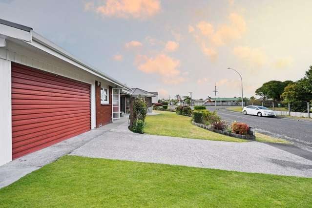 2 Guy Place Melville_2