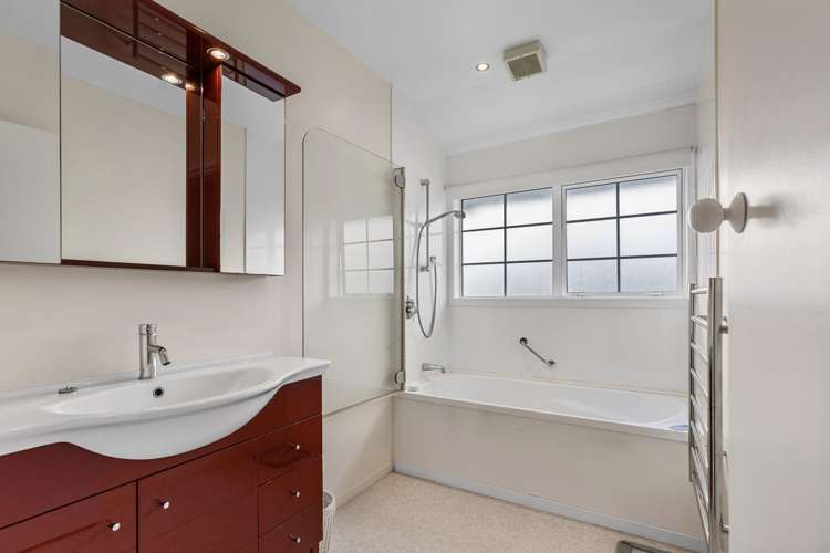 1 Matua Road Matua_22